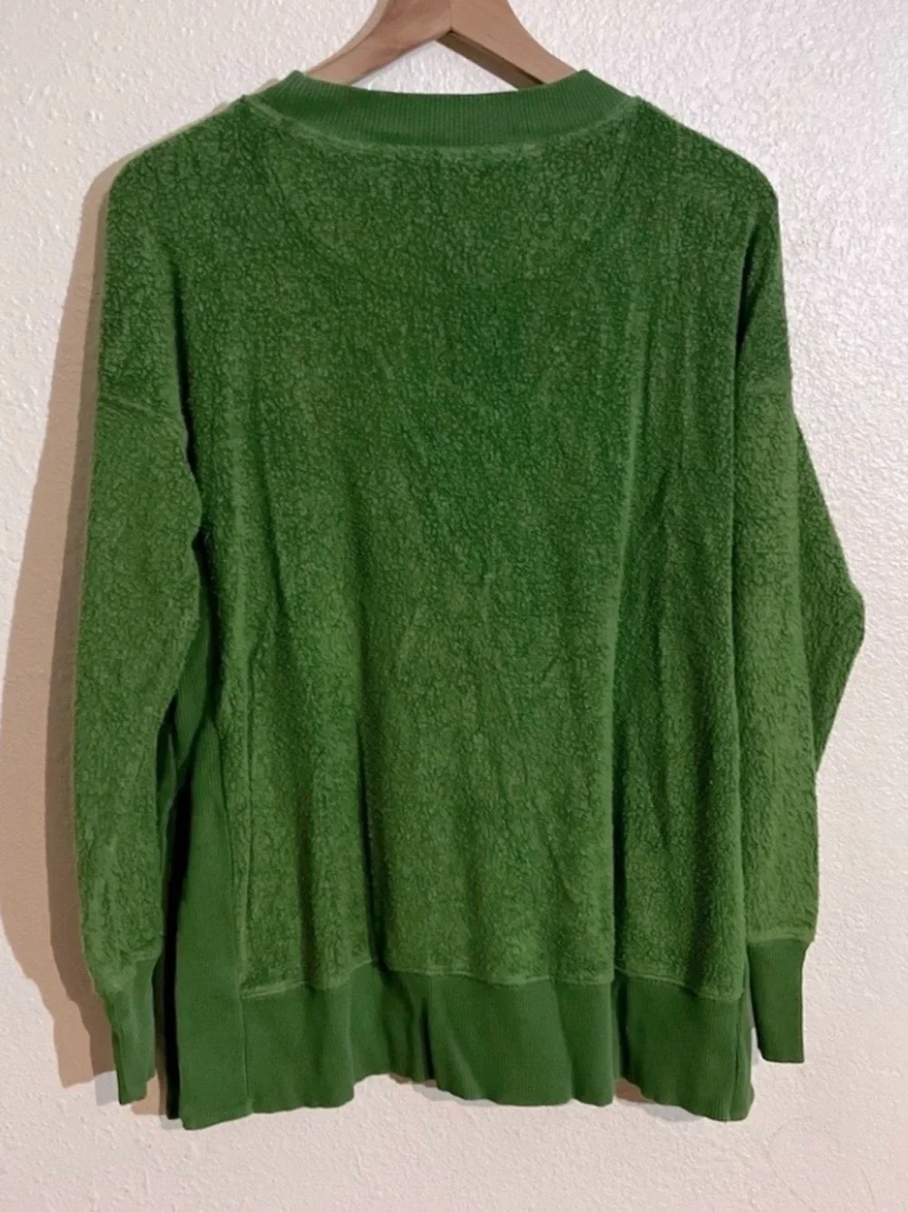 Aerie Green Fuzzy Oversized Sweatshirt Sz L Ribbed Side Slit Shirt A Little Nice